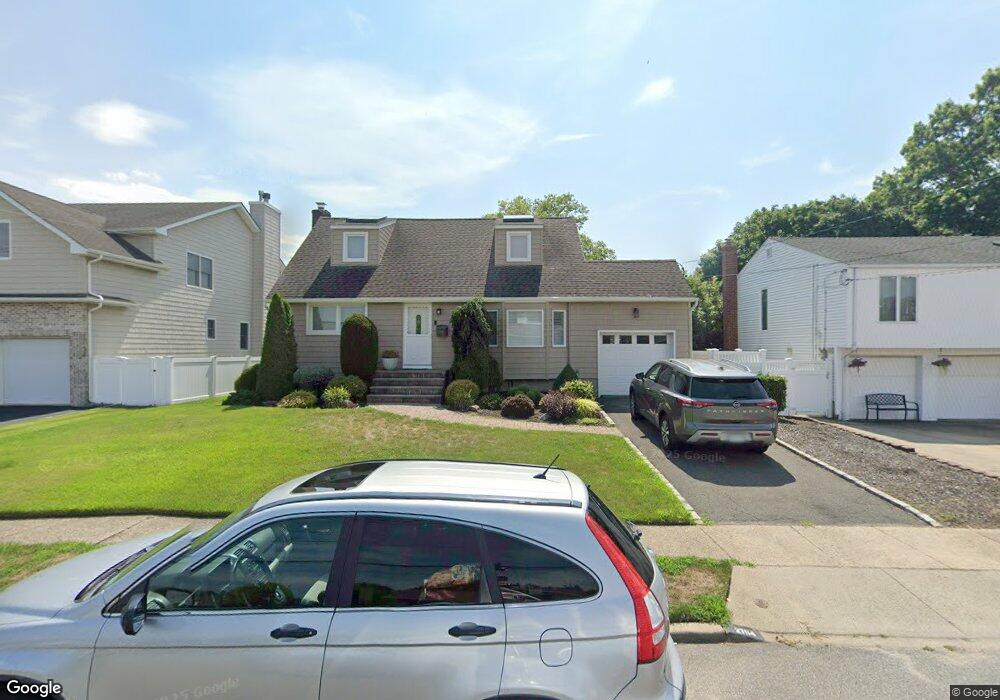 2704 Bayview Ave, Merrick, NY 11566 - photo 1