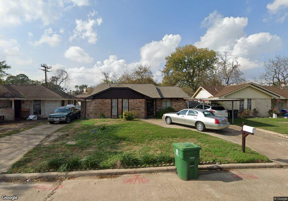 8347 Ponnel Ln, Houston, TX 77088 - photo 1