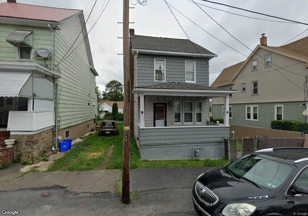 571 Hayes St, Hazleton, PA 18201 - photo 1