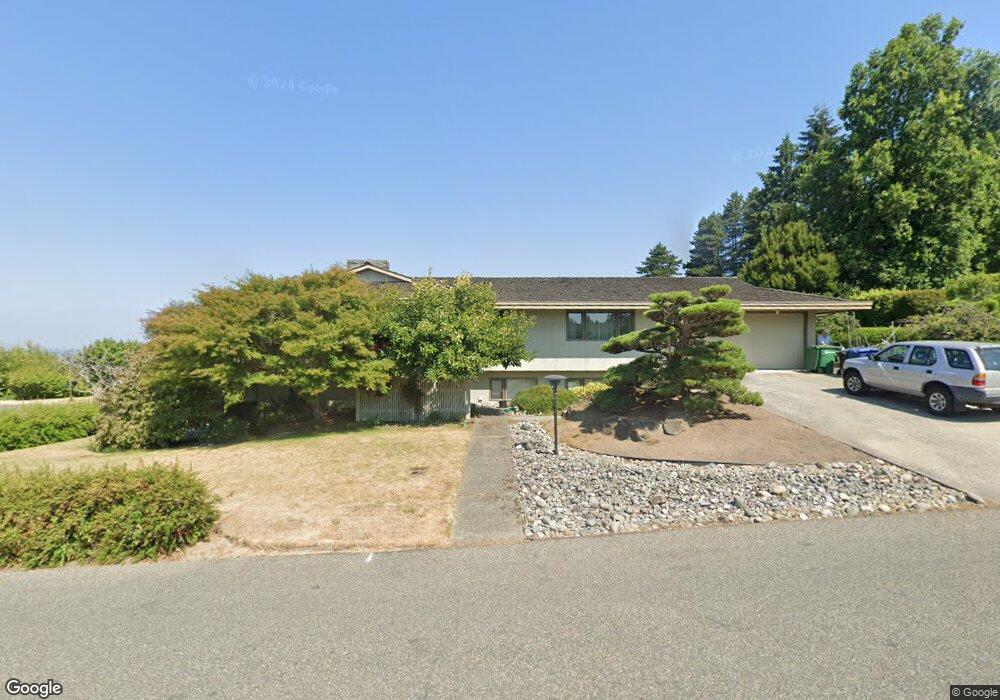 8300 SE 68th St, Mercer Island, WA 98040 - photo 1