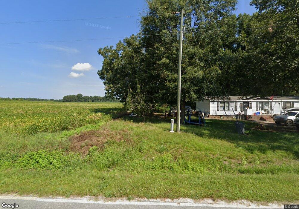 616 Sinclair Lake Rd, Newton Grove, NC 28366 - photo 1