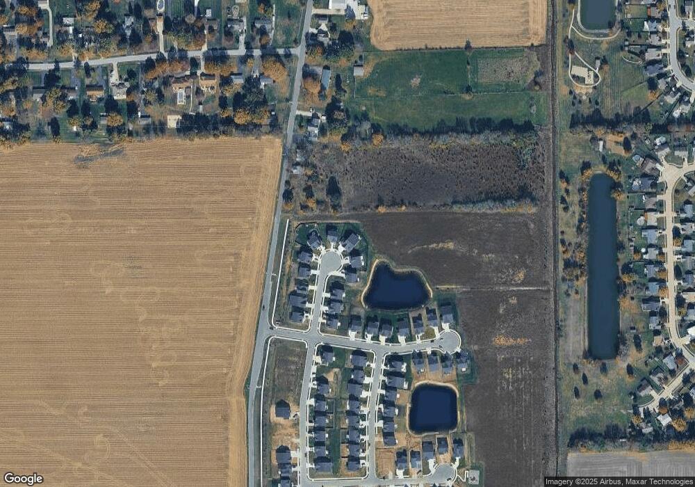 695 Bluestem Cir, Whiteland, IN 46184 - photo 1