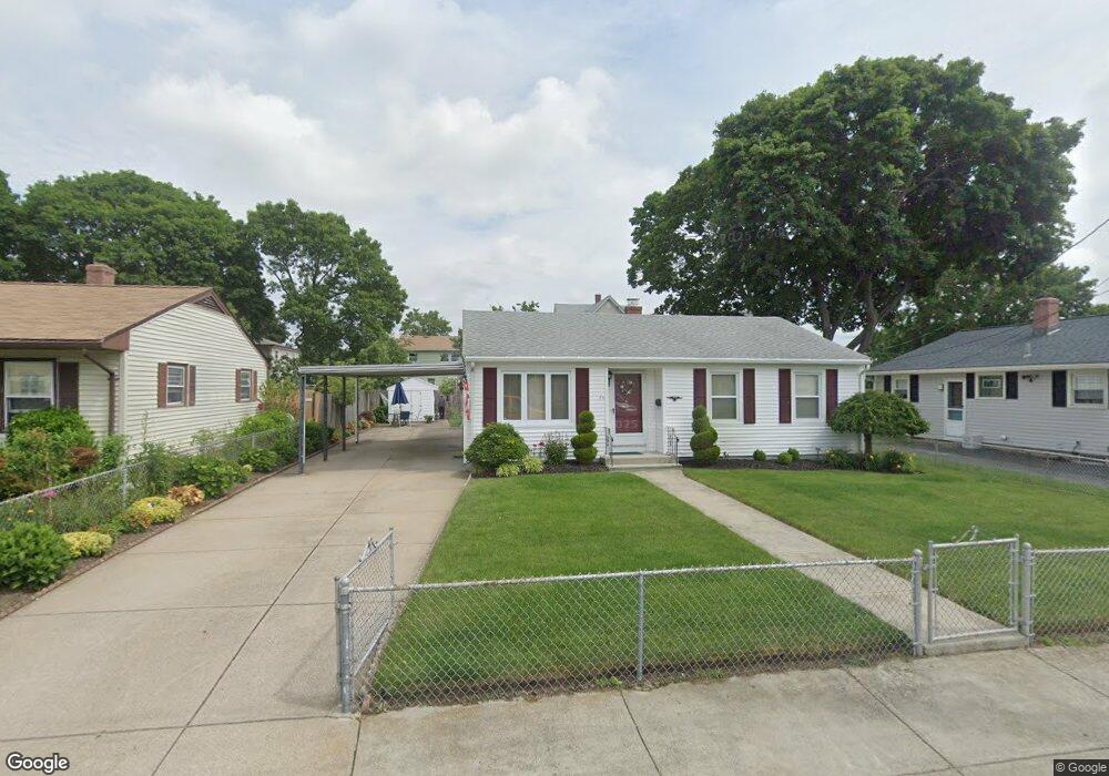 34 Bucklin St, Pawtucket, RI 02861 - photo 1