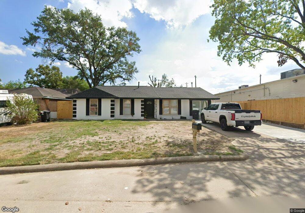 6443 Tall Willow Dr, Houston, TX 77088 - photo 1