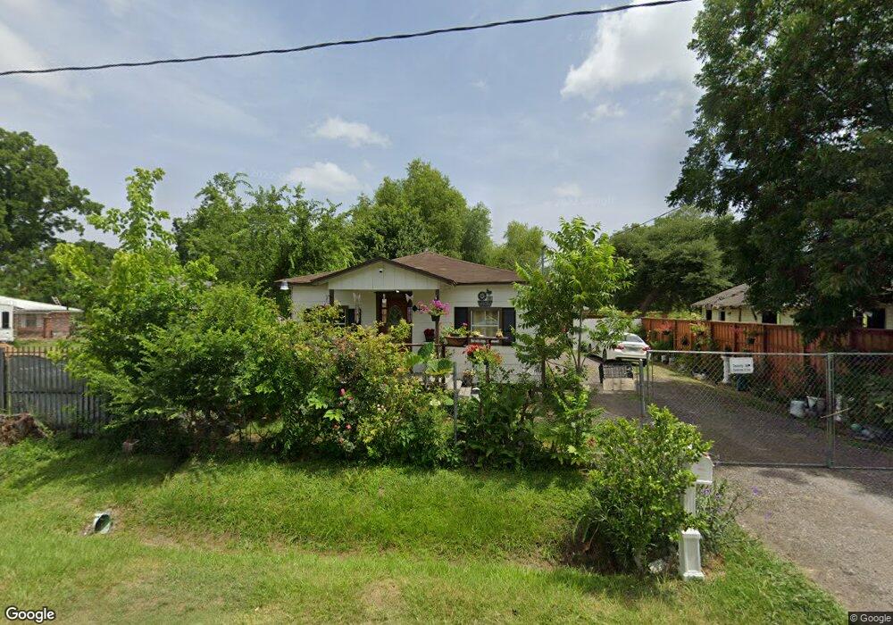 830 W Rittenhouse Rd, Houston, TX 77091 - photo 1