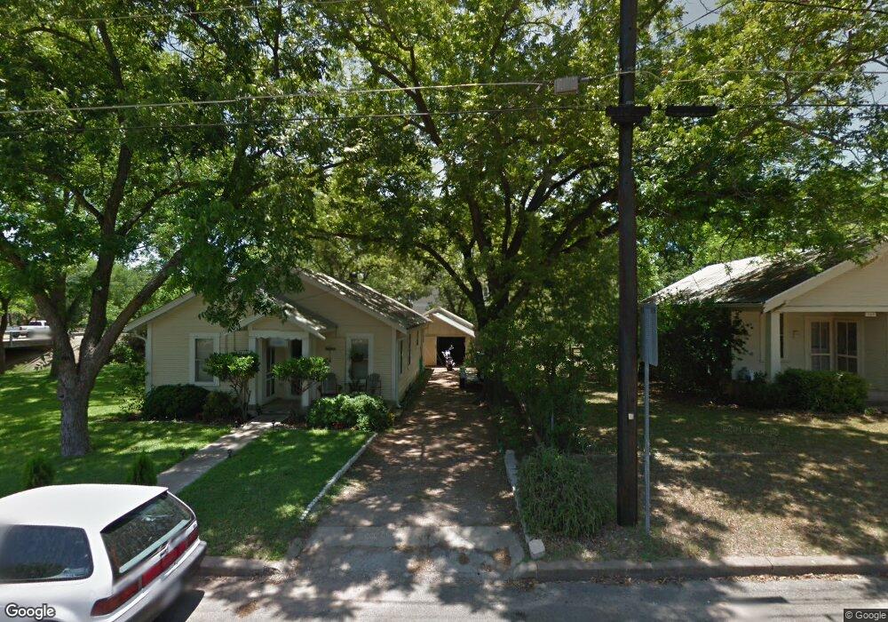 111 E Schubert St, Fredericksburg, TX 78624 - photo 1