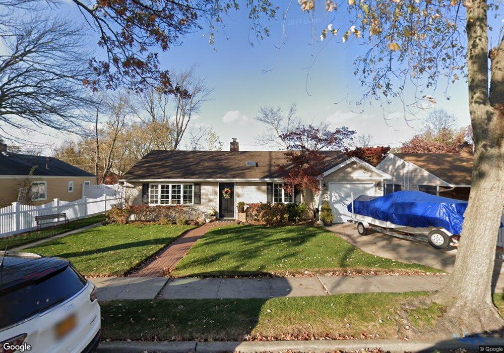 505 Sunnybrook Dr, Oceanside, NY 11572 - photo 1