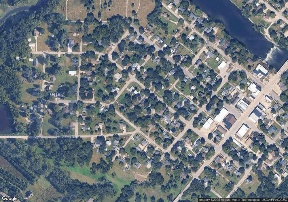 308 W Prospect St, Shell Rock, IA 50670 - photo 1