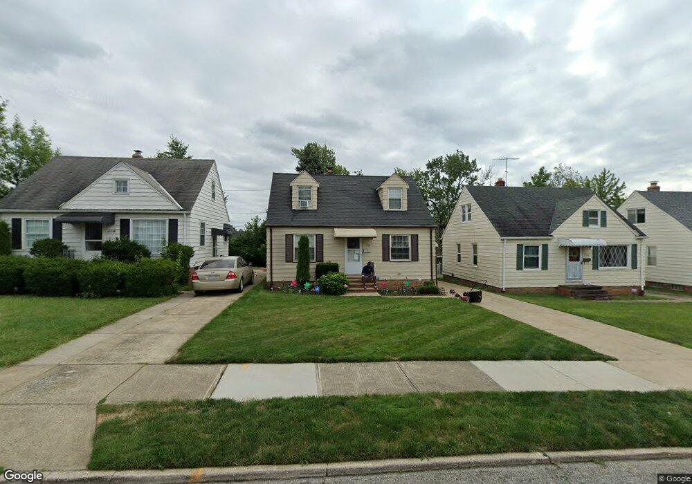 21104 Franklin Rd, Maple Heights, OH 44137 - photo 1