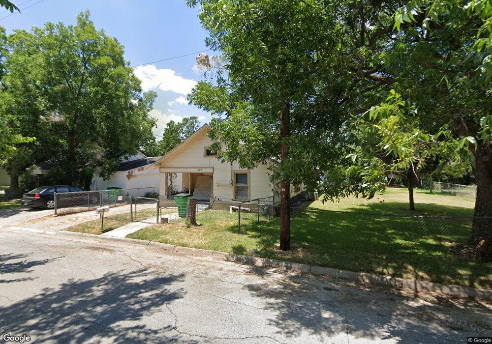 607 Ritchey St, Gainesville, TX 76240 - photo 1