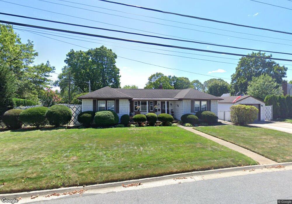 639 9th St, West Babylon, NY 11704 - photo 1