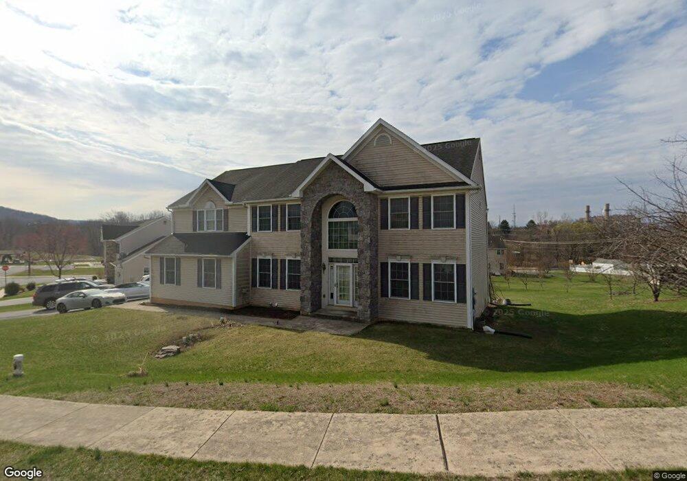 10 Verdun Dr, Reading, PA 19605 - photo 1