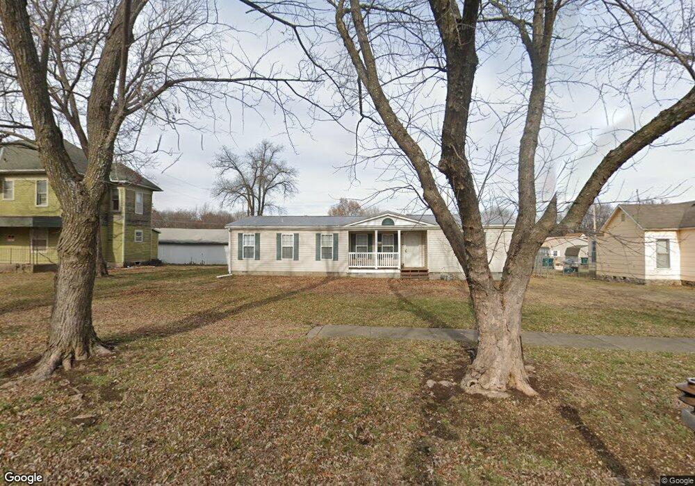1723 Gabriel Ave, Parsons, KS 67357 - photo 1