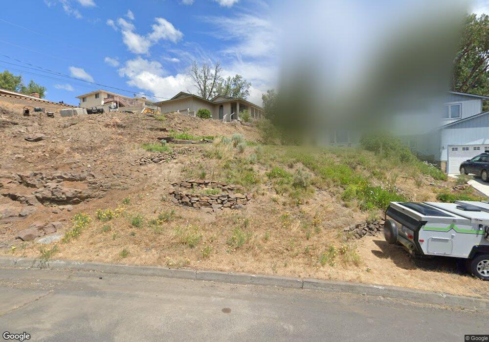 1325 NW Horn Ave, Pendleton, OR 97801 - photo 1