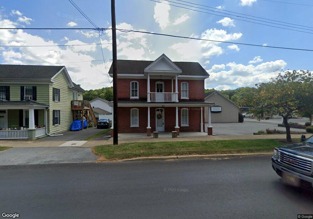 202 N Washington St, Berkeley Springs, WV 25411 - photo 1