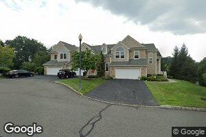 4 Crest Ct, North Haledon, NJ 07508