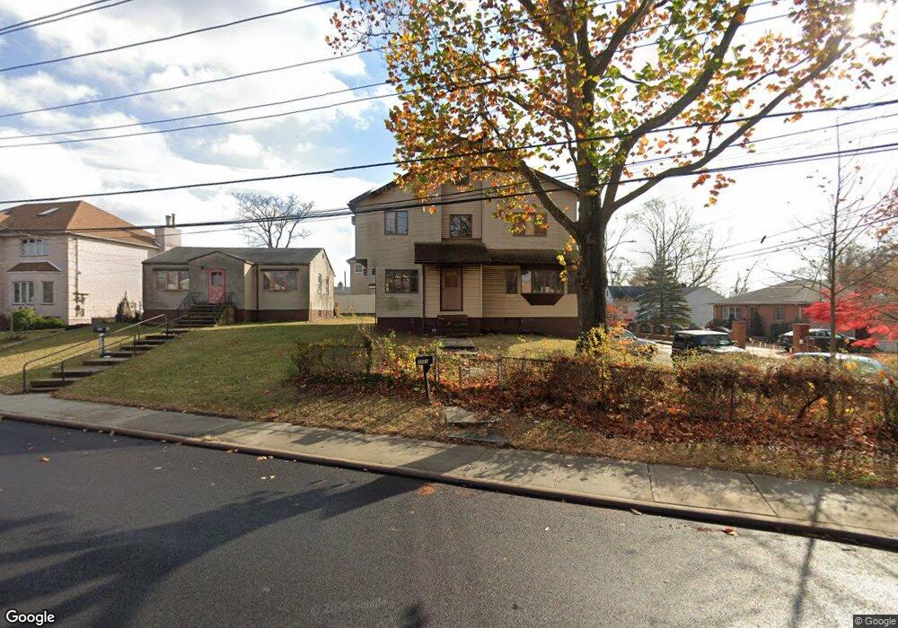 4880 Hylan Blvd, Staten Island, NY 10312 - photo 1