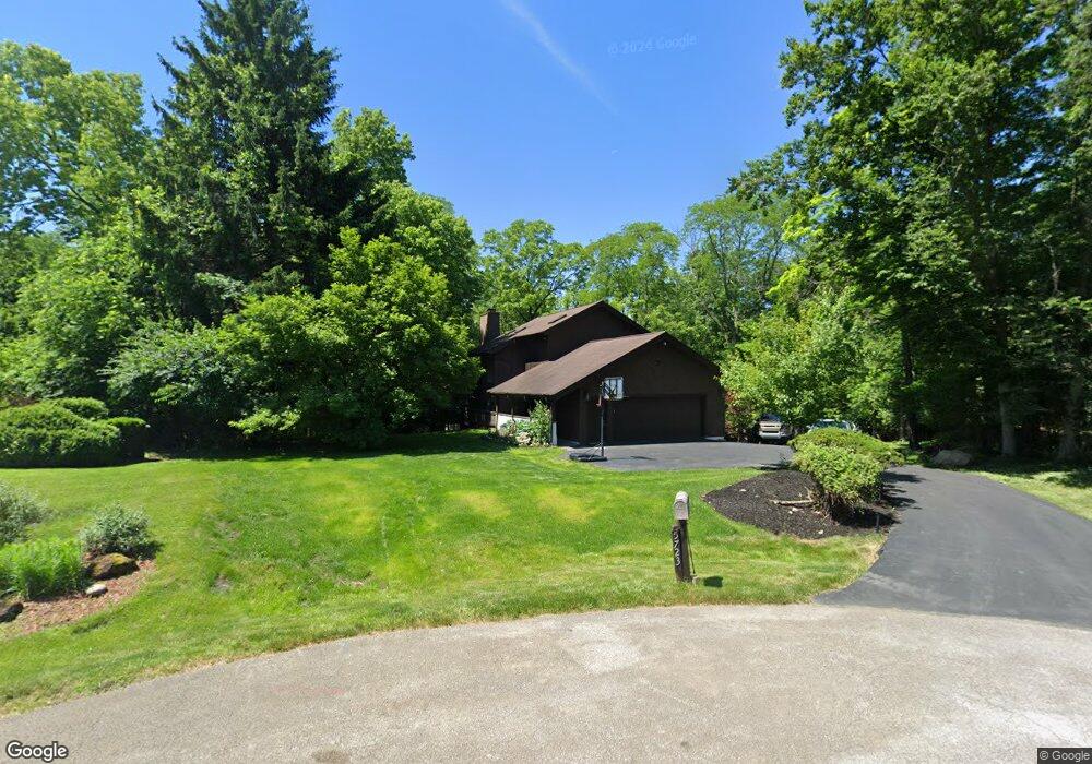 5723 Willowcreek Cir, Columbus, OH 43213 - photo 1