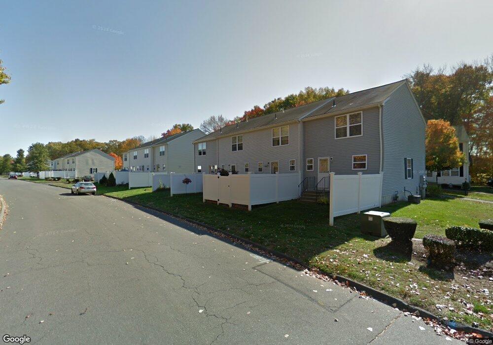 4 Periwinkle Ln unit 4, Glastonbury, CT 06033 - photo 1