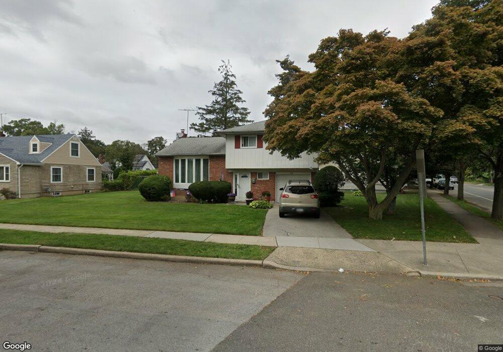 412 Lafayette Ave, Rockville Centre, NY 11570 - photo 1