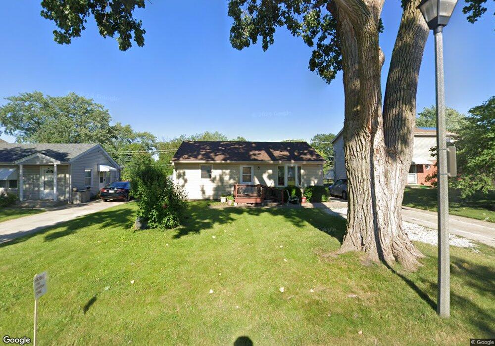 655 N Willow Rd, Elmhurst, IL 60126 - photo 1