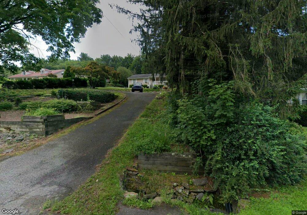 550 E Lawton St, Saint Clair, PA 17970 - photo 1