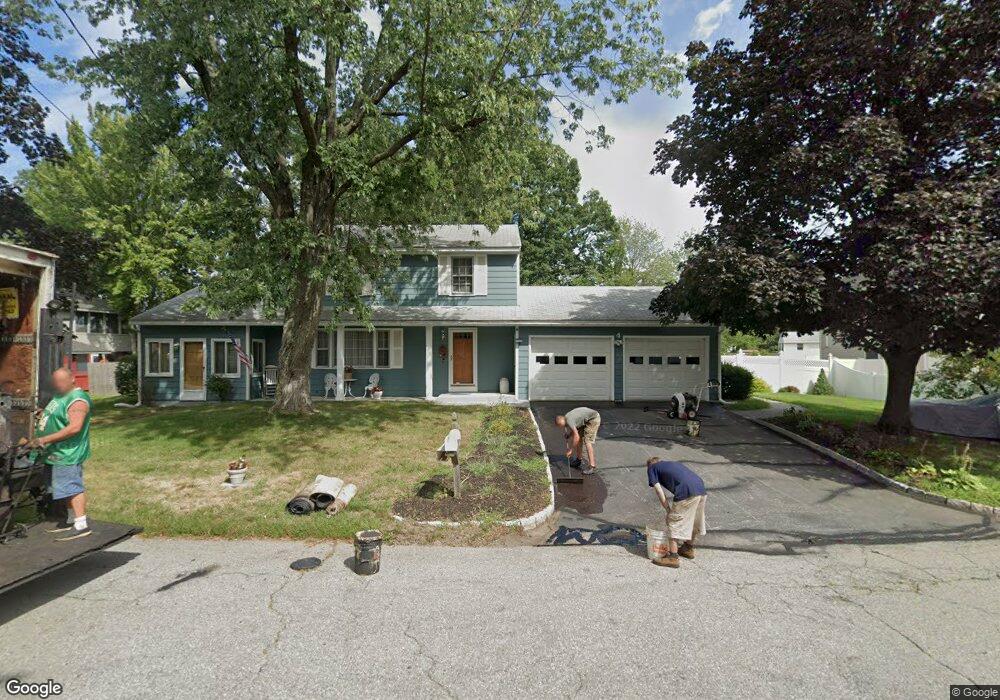 4 Wheaton Dr, Nashua, NH 03063 - photo 1