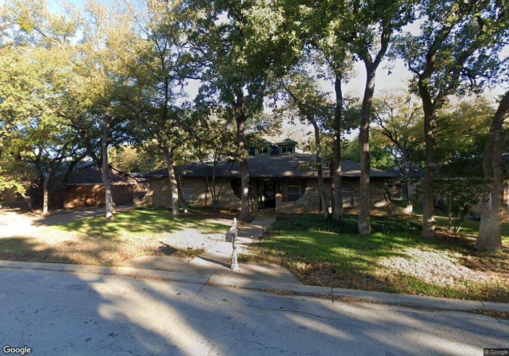 668 Springhill Dr, Hurst, TX 76054 - photo 1