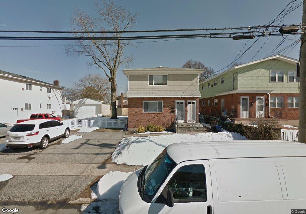 32 Marwood Rd S, Port Washington, NY 11050 - photo 1