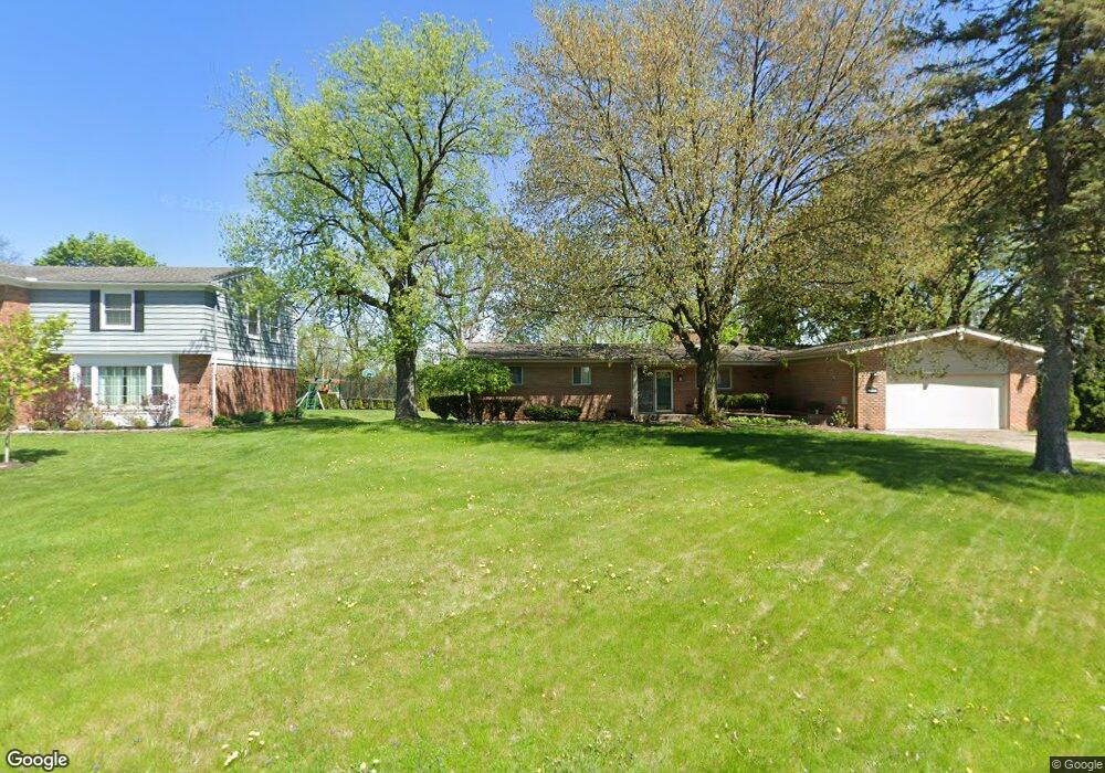 2629 Warwick Dr, Bloomfield Hills, MI 48304 - photo 1