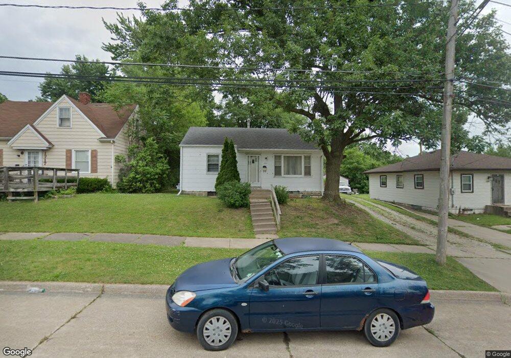 1711 Spring St, Davenport, IA 52803 - photo 1