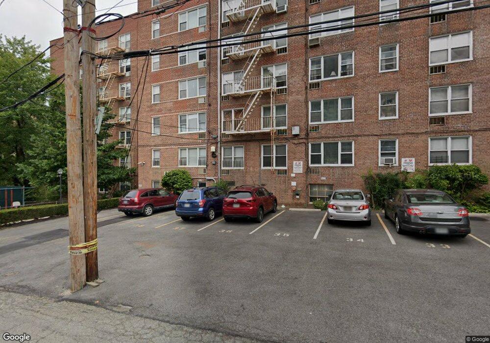 609 Kappock St unit B4, Bronx, NY 10463 - photo 1