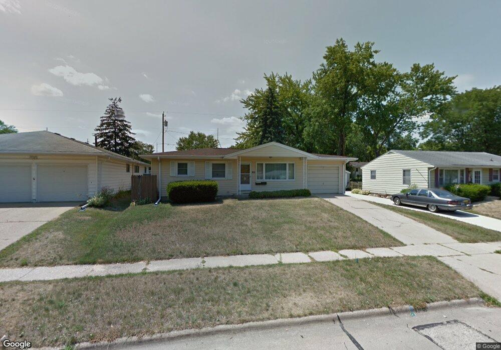 801 36th St SE, Cedar Rapids, IA 52403 - photo 1