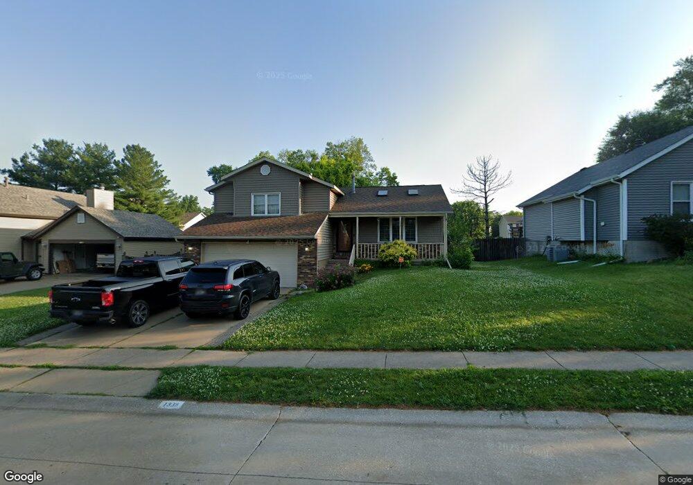 1338 W 49th St, Davenport, IA 52806 - photo 1