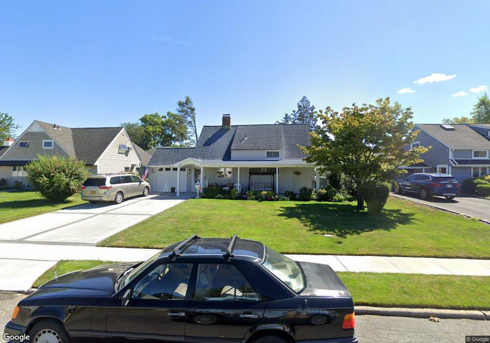 185 Red Maple Dr E, Levittown, NY 11756 - photo 1