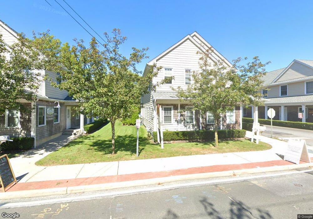 569 Middle Rd, Bayport, NY 11705 - photo 1