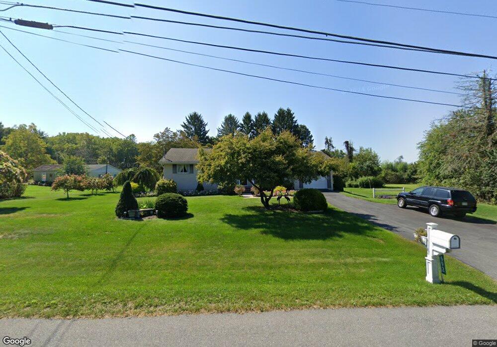 692 Fehr Rd, Nazareth, PA 18064 - photo 1