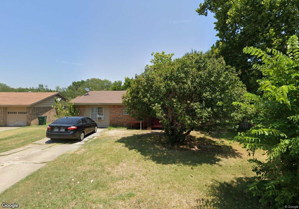1328 S Howeth St, Gainesville, TX 76240 - photo 1