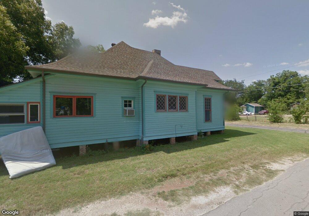 624 N Robinson St, Cleburne, TX 76031 - photo 1