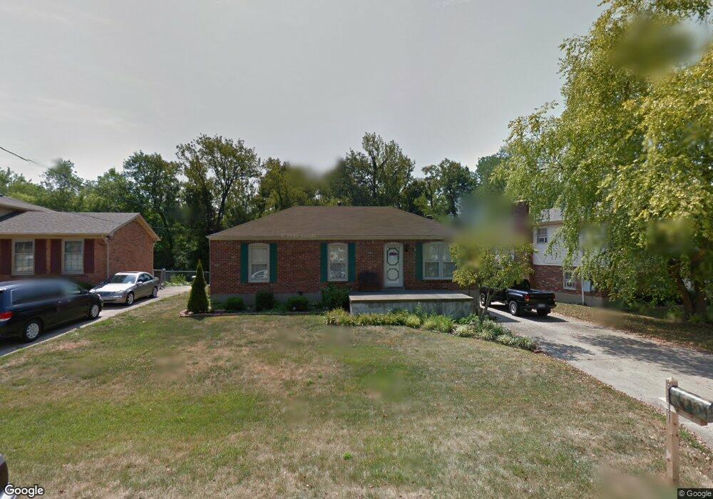 5411 Oakcreek Ln, Louisville, KY 40291 - photo 1