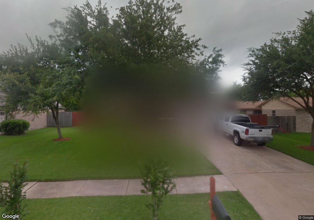 546 W Castle Harbour Dr, Friendswood, TX 77546 - photo 1