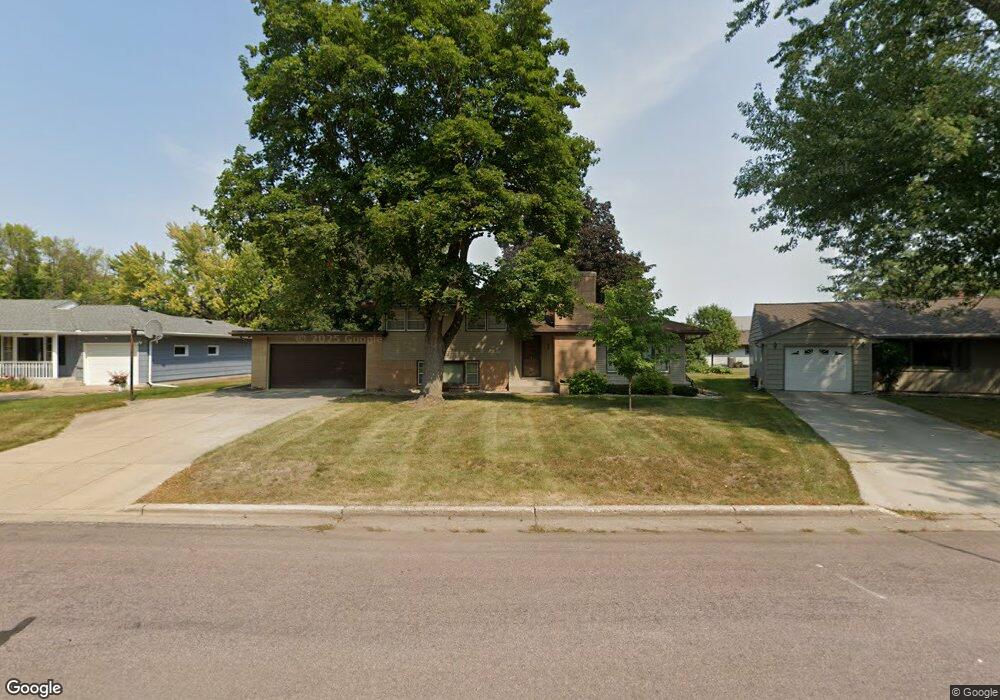 119 Camelsback Rd, New Ulm, MN 56073 - photo 1