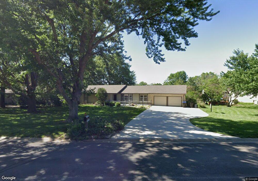 6820 SW Aylesbury Rd, Topeka, KS 66610 - photo 1