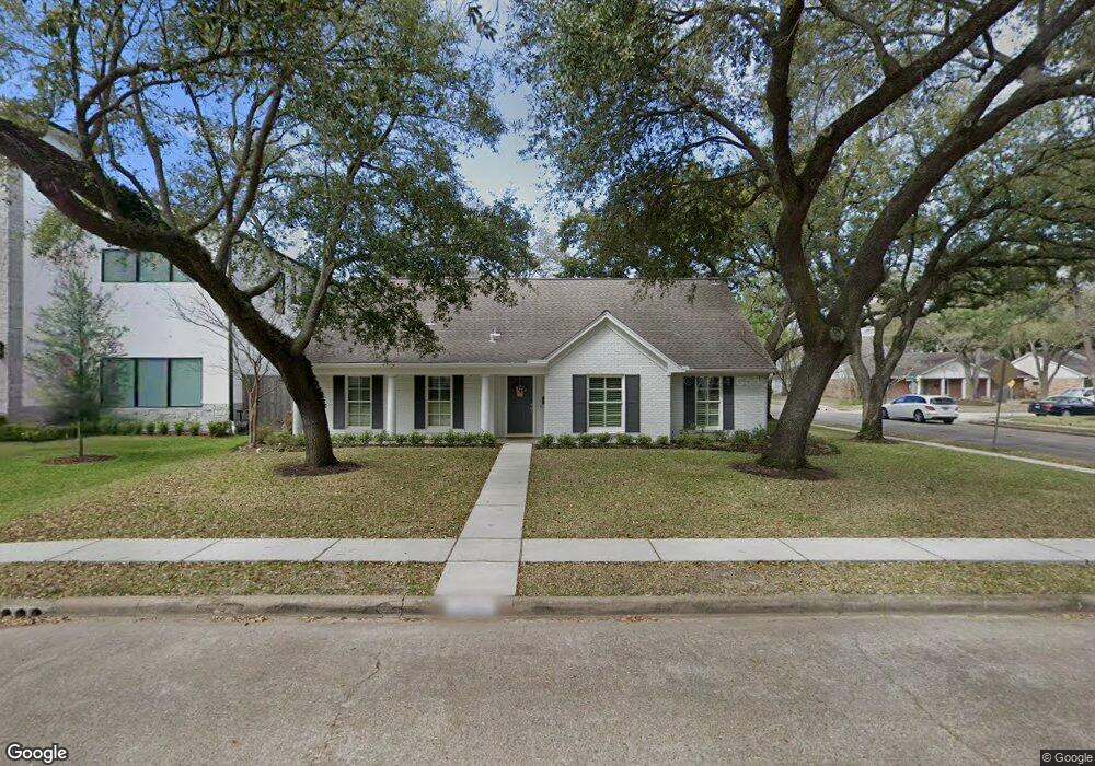 12502 Woodthorpe Ln, Houston, TX 77024 - photo 1