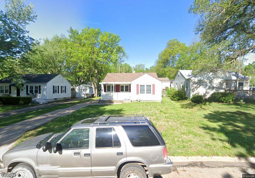 631 SW Vesper Ave, Topeka, KS 66606 - photo 1