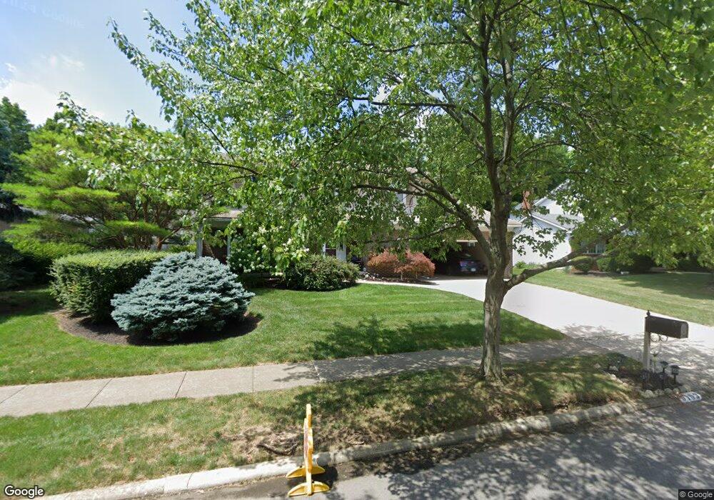 5103 Pebble Ln, Columbus, OH 43220 - photo 1