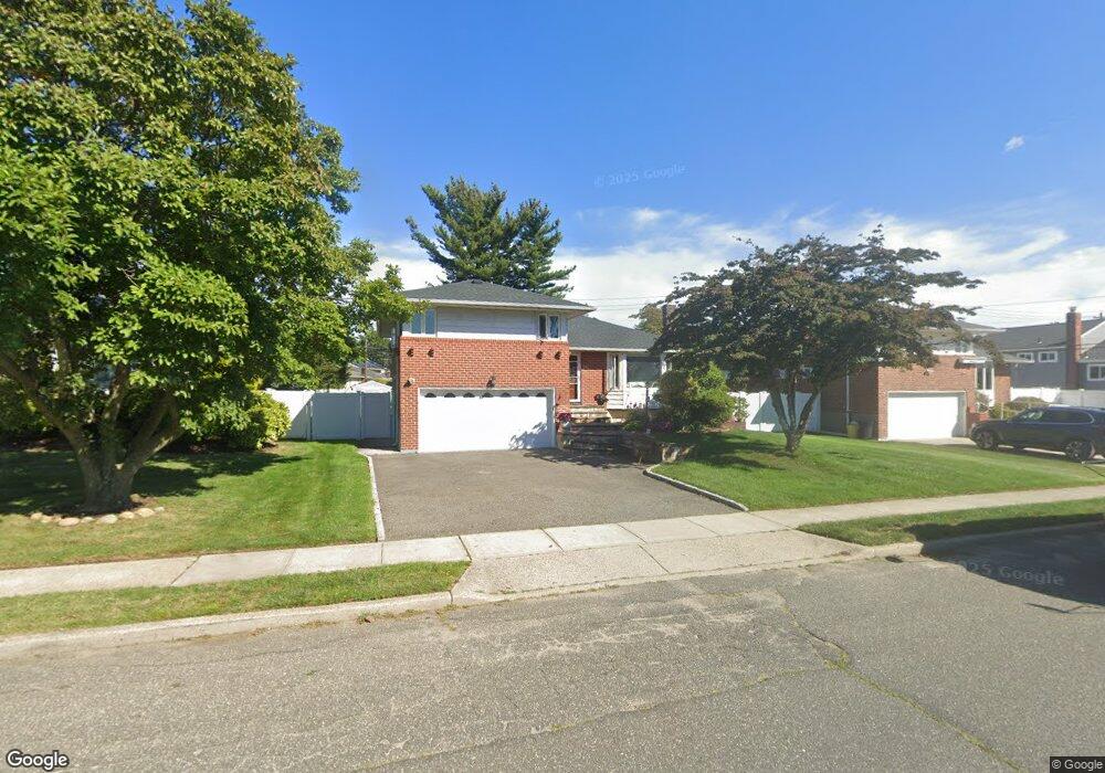 309 Southwood Cir, Syosset, NY 11791 - photo 1