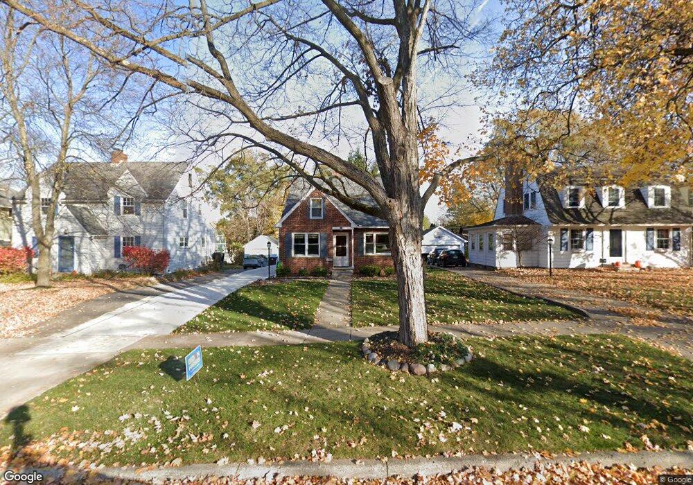 511 Eberwhite Blvd, Ann Arbor, MI 48103 - photo 1