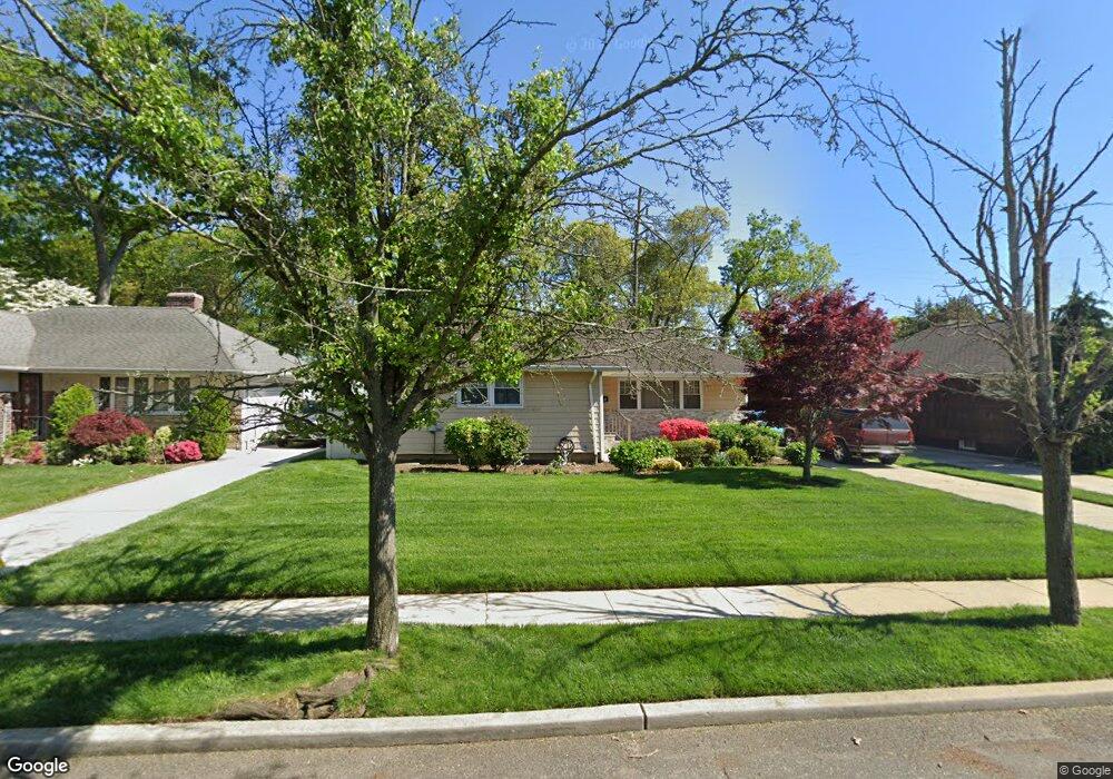 544 Mohawk Rd, West Hempstead, NY 11552 - photo 1