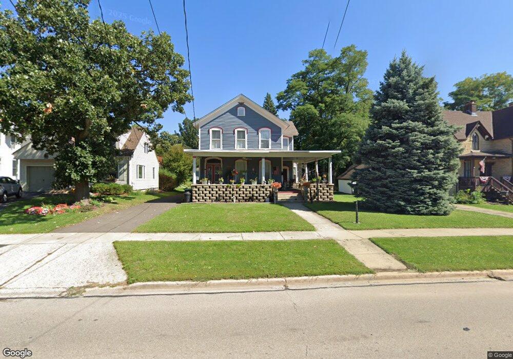 120 N Washington Ave, Batavia, IL 60510 - photo 1